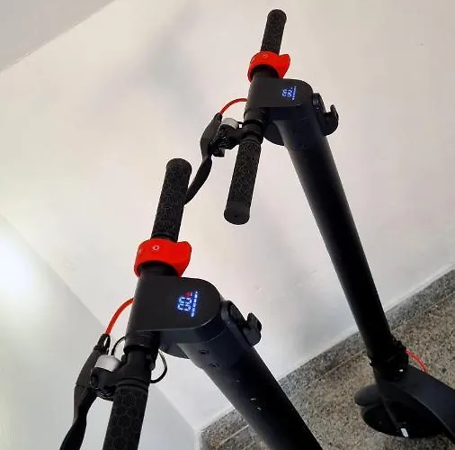 Aquamarine - Free 2 Electric Scooters 아파트