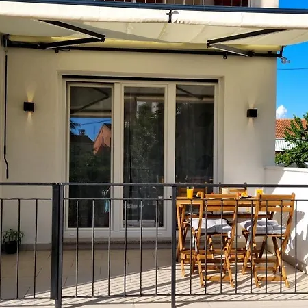 Aquamarine - Free 2 Electric Scooters Apartment